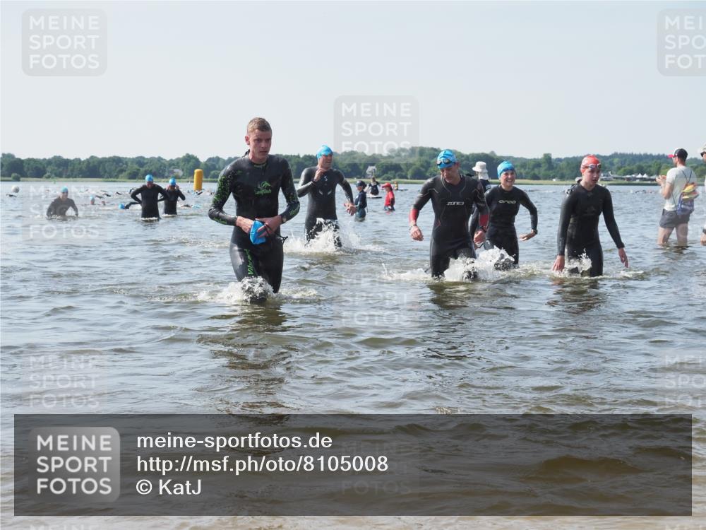 22.06.2025 - Viking Triathlon KatJ http://msf.ph/oto/8105008 22.06.2025 10:36:04 Schwimmen 19, 265, 313, 377, 448, 636 meine-sportfotos.de