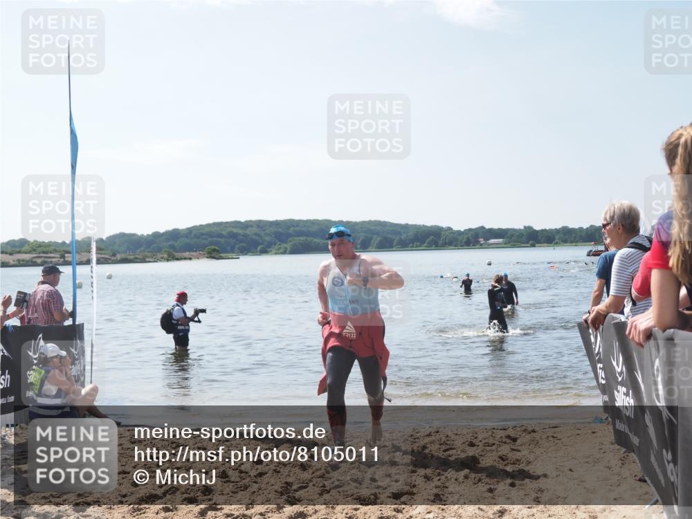 22.06.2025 - Viking Triathlon MichiJ http://msf.ph/oto/8105011 22.06.2025 10:48:32 Schwimmen 412, 471, 494 meine-sportfotos.de