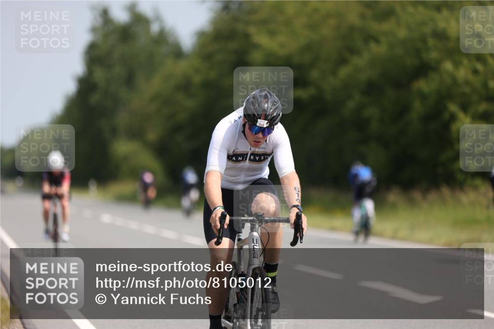 22.06.2025 - Viking Triathlon Yannick Fuchs http://msf.ph/oto/8105012 22.06.2025 11:29:00 Radfahren 14, 33, 171, 251, 310, 614 meine-sportfotos.de