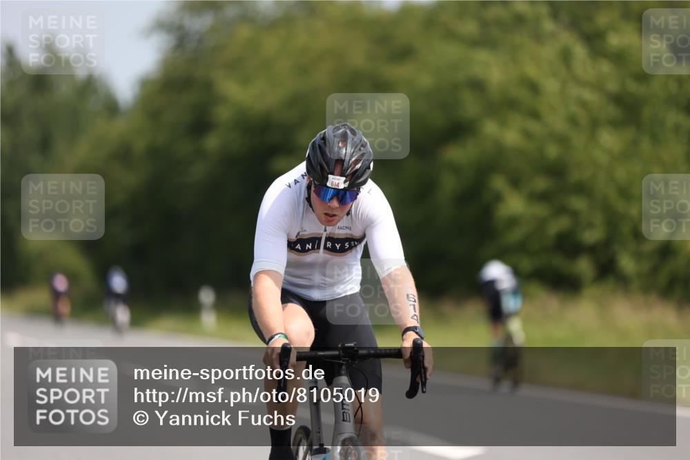 22.06.2025 - Viking Triathlon Yannick Fuchs http://msf.ph/oto/8105019 22.06.2025 11:29:00 Radfahren 14, 33, 171, 251, 310, 614 meine-sportfotos.de