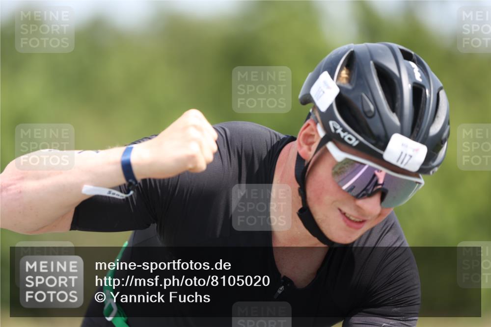 22.06.2025 - Viking Triathlon Yannick Fuchs http://msf.ph/oto/8105020 22.06.2025 12:08:56 Radfahren 14, 48, 99, 117, 632, 640, 651 meine-sportfotos.de