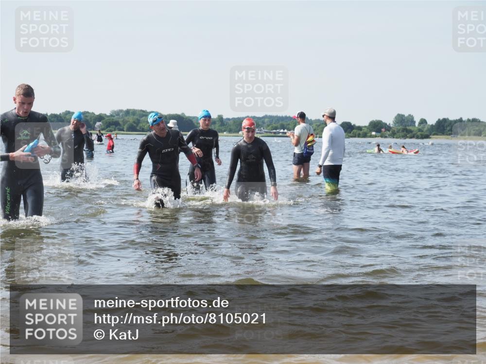 22.06.2025 - Viking Triathlon KatJ http://msf.ph/oto/8105021 22.06.2025 10:36:05 Schwimmen 19, 265, 313, 377, 407, 448, 636 meine-sportfotos.de