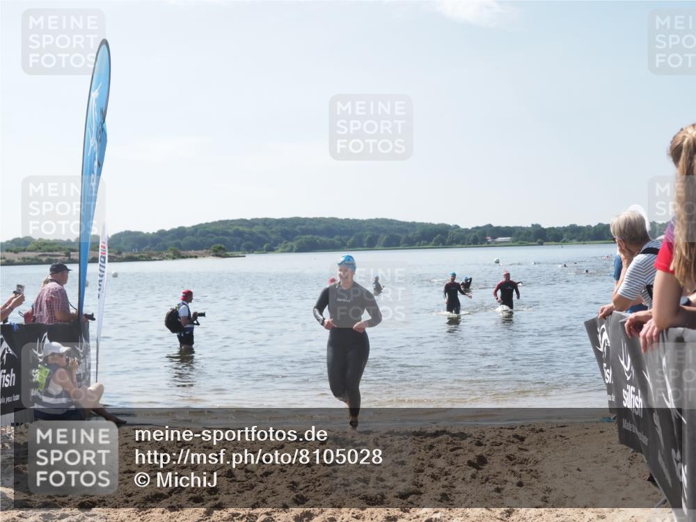 22.06.2025 - Viking Triathlon MichiJ http://msf.ph/oto/8105028 22.06.2025 10:48:47 Schwimmen 166, 412, 607 meine-sportfotos.de