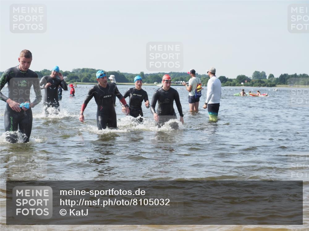 22.06.2025 - Viking Triathlon KatJ http://msf.ph/oto/8105032 22.06.2025 10:36:05 Schwimmen 19, 265, 313, 377, 407, 448, 636 meine-sportfotos.de