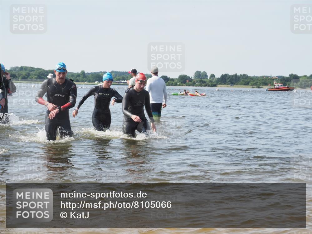 22.06.2025 - Viking Triathlon KatJ http://msf.ph/oto/8105066 22.06.2025 10:36:06 Schwimmen 19, 313, 377, 407, 448, 636 meine-sportfotos.de