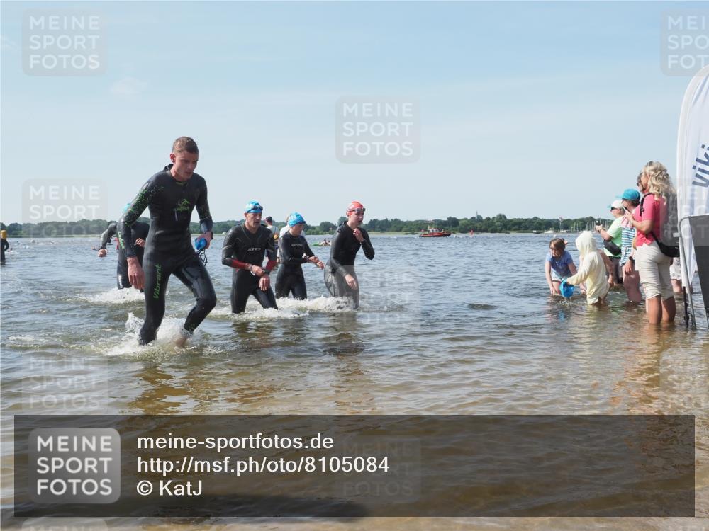 22.06.2025 - Viking Triathlon KatJ http://msf.ph/oto/8105084 22.06.2025 10:36:08 Schwimmen 19, 313, 334, 377, 407, 448, 636 meine-sportfotos.de