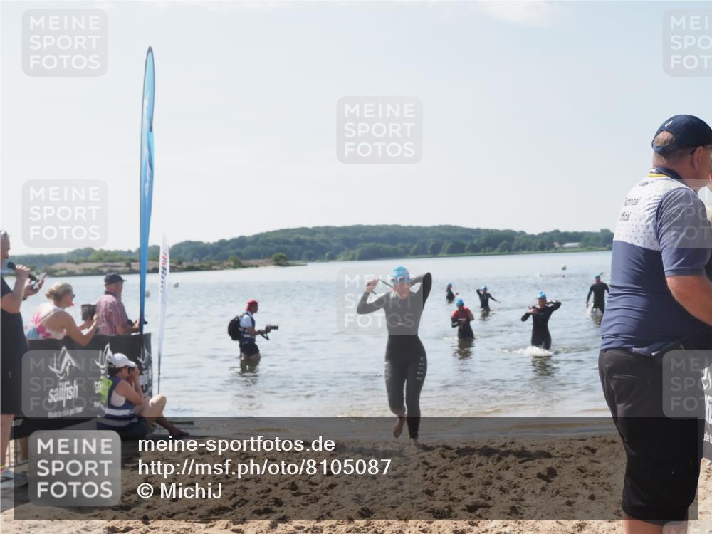 22.06.2025 - Viking Triathlon MichiJ http://msf.ph/oto/8105087 22.06.2025 10:49:16 Schwimmen 64, 155, 256, 317, 353 meine-sportfotos.de