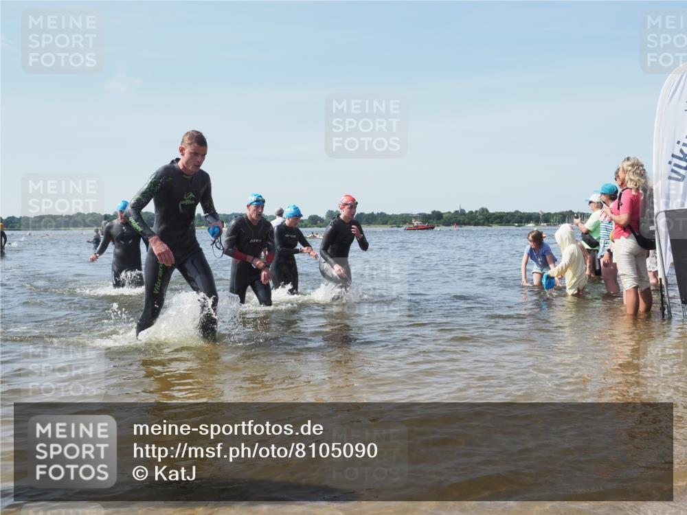 22.06.2025 - Viking Triathlon KatJ http://msf.ph/oto/8105090 22.06.2025 10:36:08 Schwimmen 19, 313, 334, 377, 407, 448, 636 meine-sportfotos.de