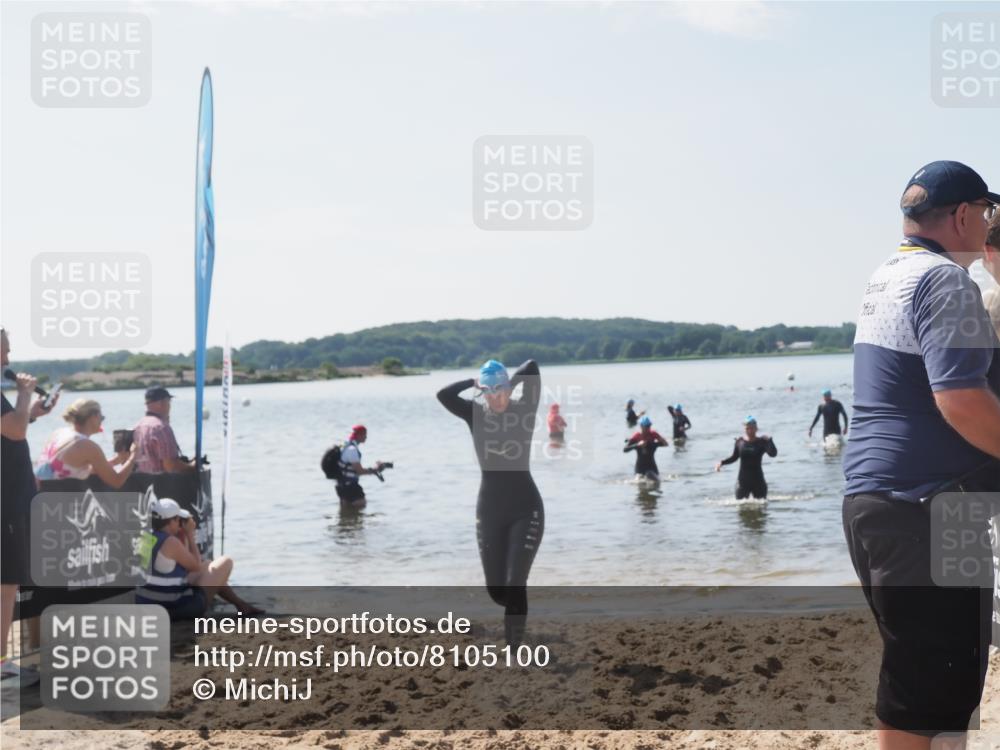 22.06.2025 - Viking Triathlon MichiJ http://msf.ph/oto/8105100 22.06.2025 10:49:17 Schwimmen 64, 155, 256, 317, 353 meine-sportfotos.de