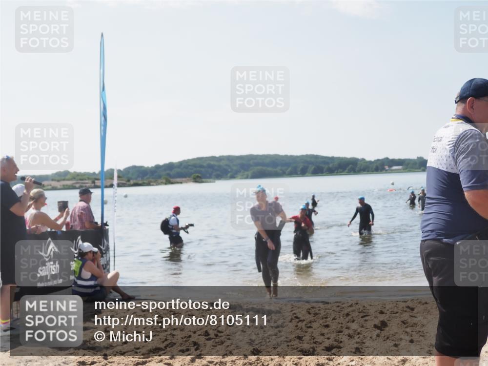 22.06.2025 - Viking Triathlon MichiJ http://msf.ph/oto/8105111 22.06.2025 10:49:23 Schwimmen 64, 155, 256, 317, 321 meine-sportfotos.de