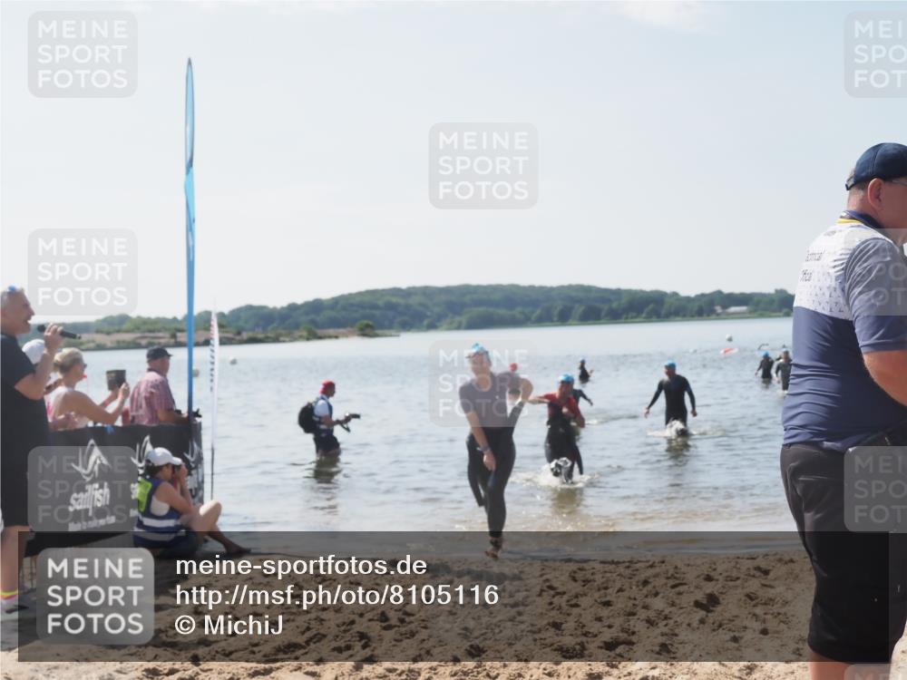 22.06.2025 - Viking Triathlon MichiJ http://msf.ph/oto/8105116 22.06.2025 10:49:23 Schwimmen 64, 155, 256, 317, 321 meine-sportfotos.de