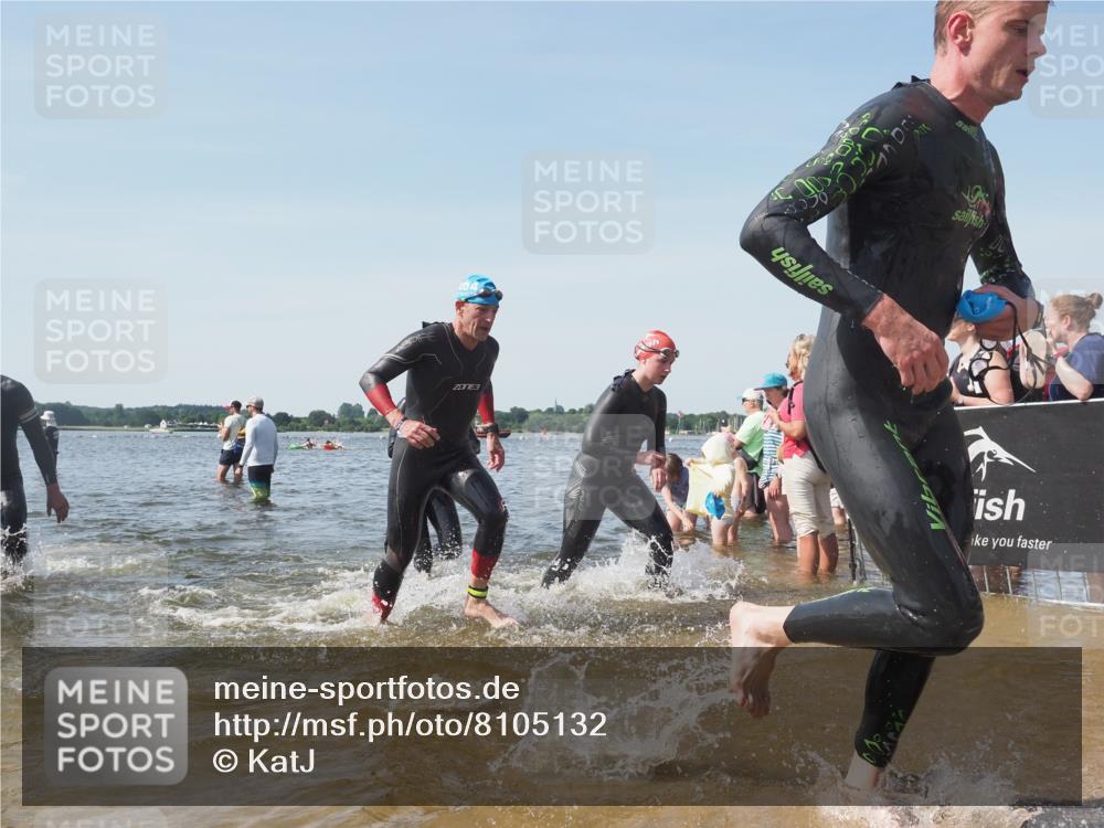 22.06.2025 - Viking Triathlon KatJ http://msf.ph/oto/8105132 22.06.2025 10:36:10 Schwimmen 19, 101, 313, 334, 377, 407, 448, 636 meine-sportfotos.de
