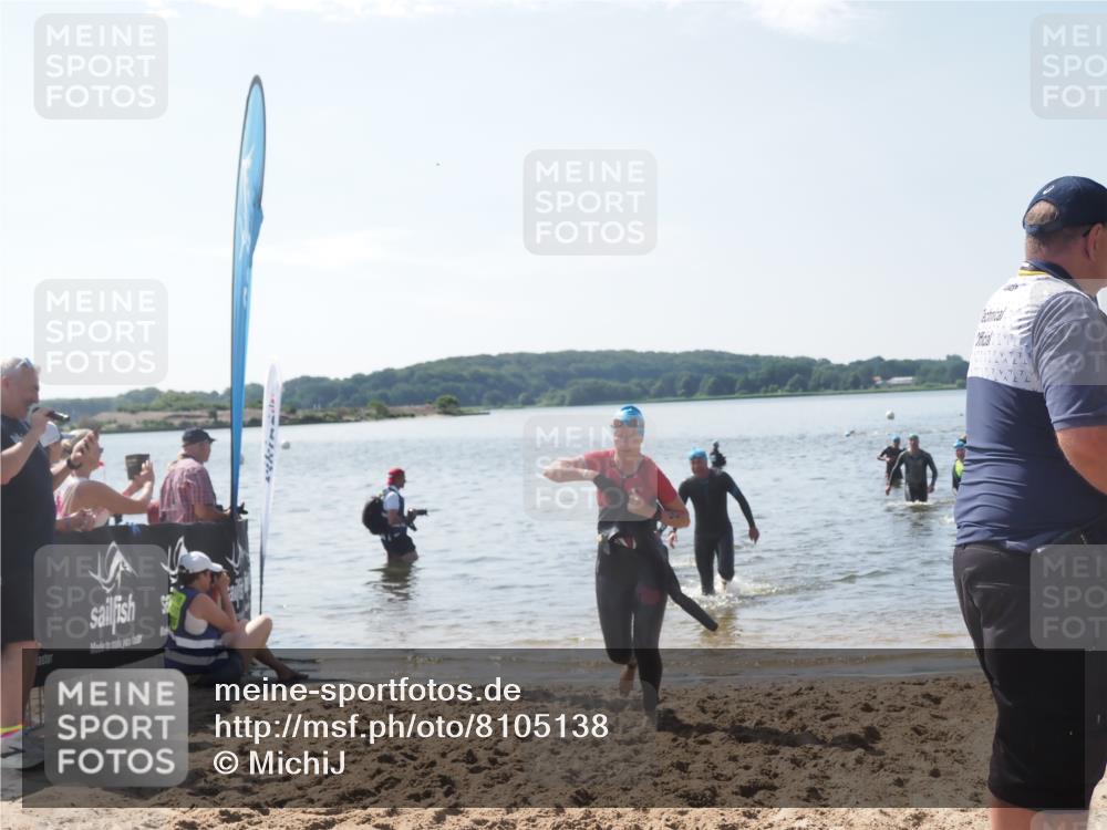 22.06.2025 - Viking Triathlon MichiJ http://msf.ph/oto/8105138 22.06.2025 10:49:28 Schwimmen 64, 155, 256, 263, 321 meine-sportfotos.de