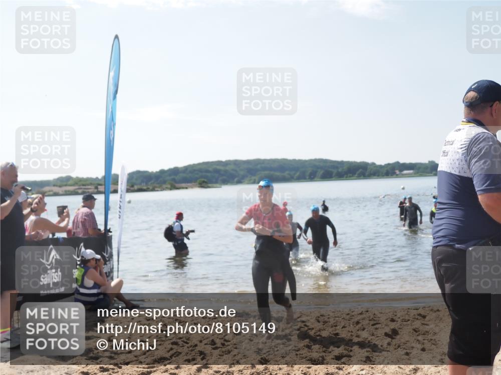 22.06.2025 - Viking Triathlon MichiJ http://msf.ph/oto/8105149 22.06.2025 10:49:29 Schwimmen 64, 155, 256, 263, 321 meine-sportfotos.de