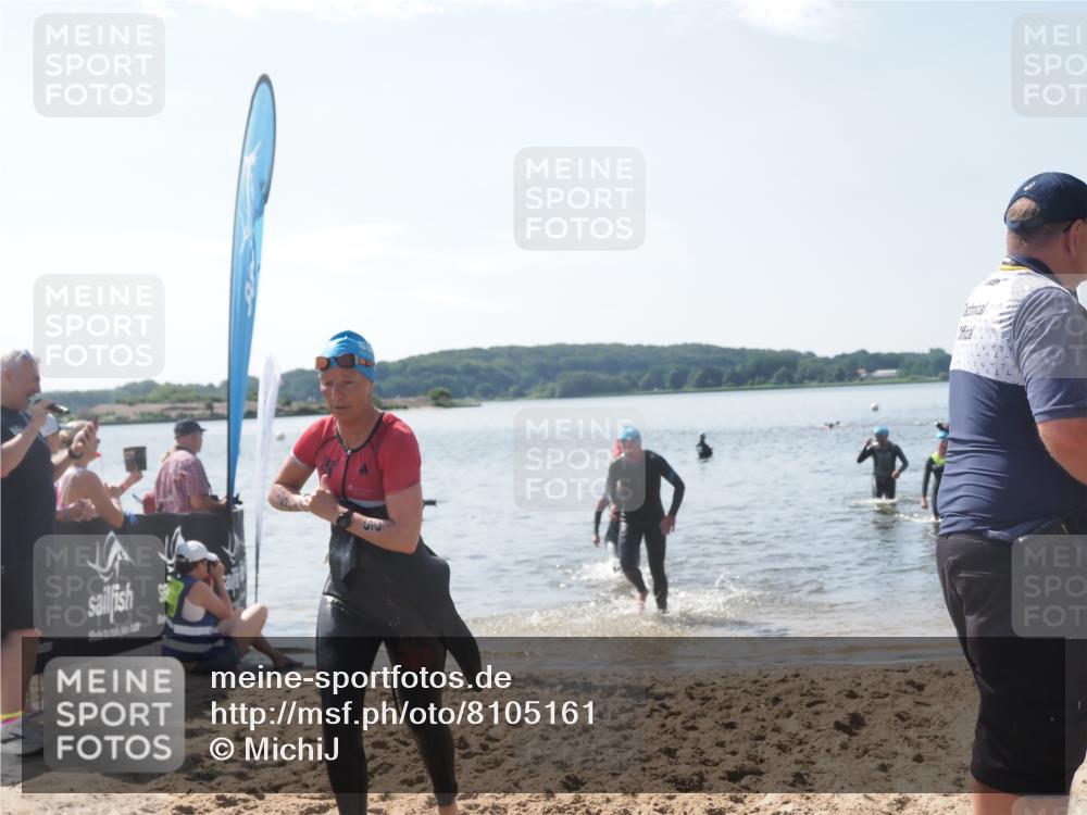 22.06.2025 - Viking Triathlon MichiJ http://msf.ph/oto/8105161 22.06.2025 10:49:30 Schwimmen 64, 256, 263, 321 meine-sportfotos.de