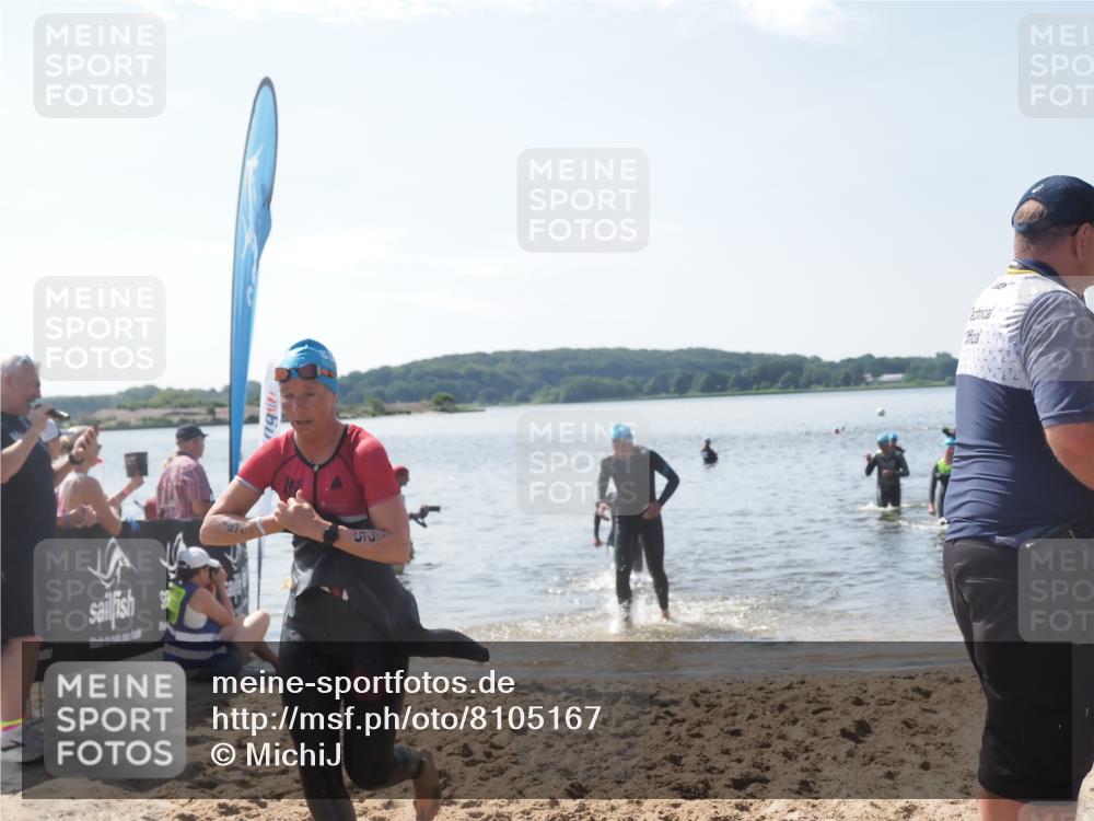 22.06.2025 - Viking Triathlon MichiJ http://msf.ph/oto/8105167 22.06.2025 10:49:30 Schwimmen 64, 256, 263, 321 meine-sportfotos.de