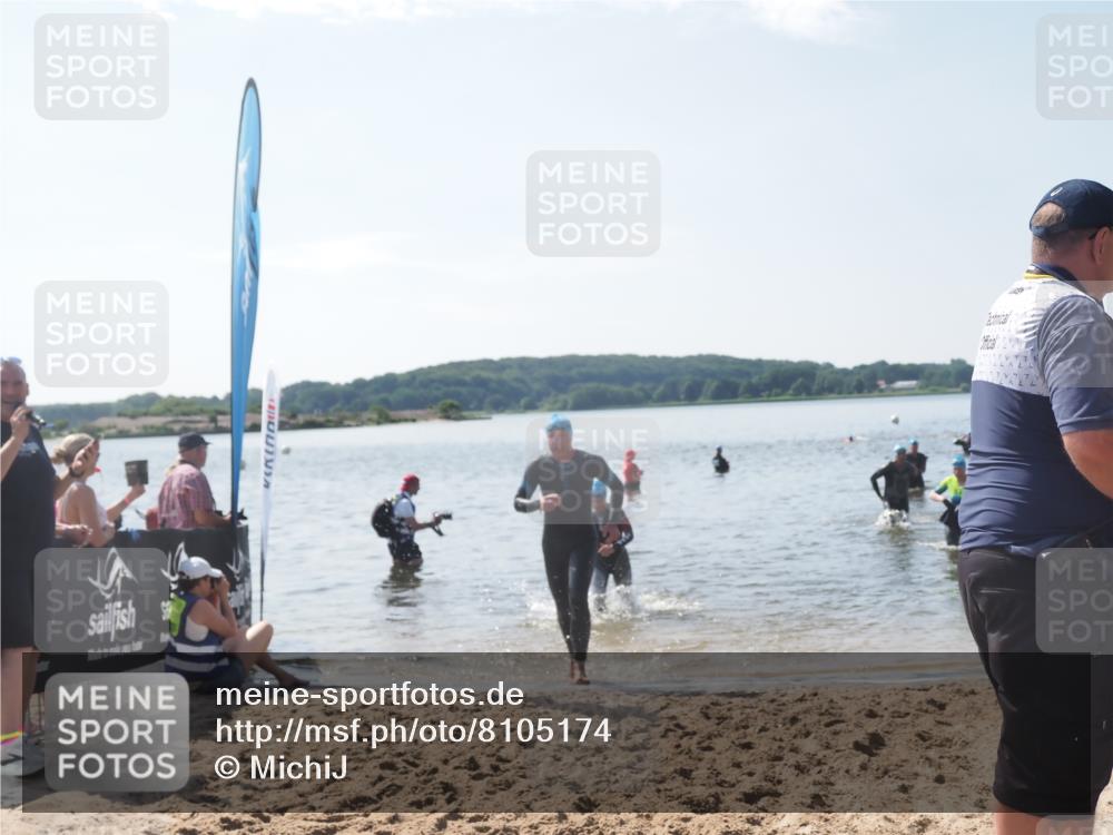 22.06.2025 - Viking Triathlon MichiJ http://msf.ph/oto/8105174 22.06.2025 10:49:31 Schwimmen 64, 256, 263, 321 meine-sportfotos.de