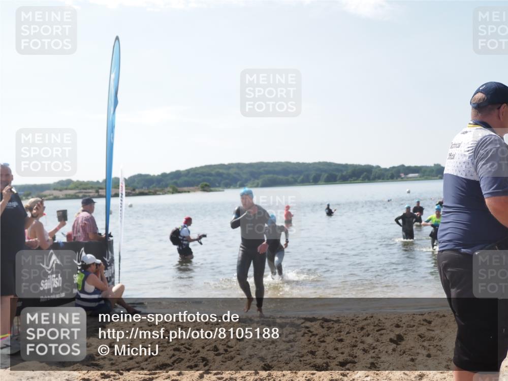 22.06.2025 - Viking Triathlon MichiJ http://msf.ph/oto/8105188 22.06.2025 10:49:31 Schwimmen 64, 256, 263, 321 meine-sportfotos.de