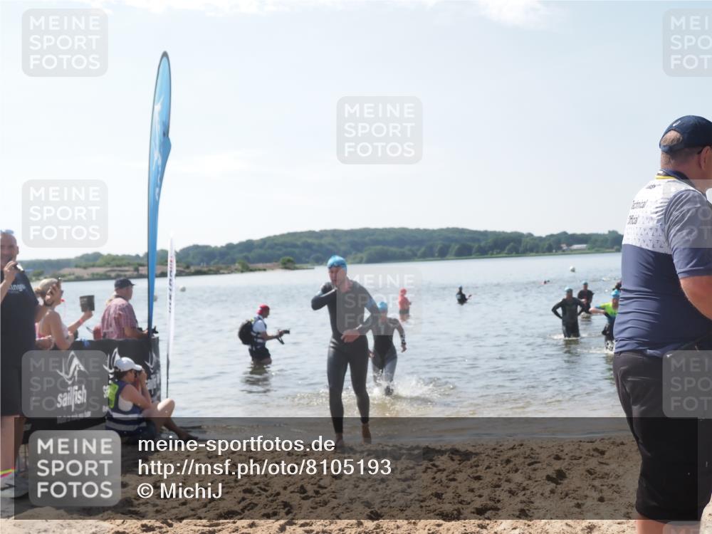 22.06.2025 - Viking Triathlon MichiJ http://msf.ph/oto/8105193 22.06.2025 10:49:31 Schwimmen 64, 256, 263, 321 meine-sportfotos.de