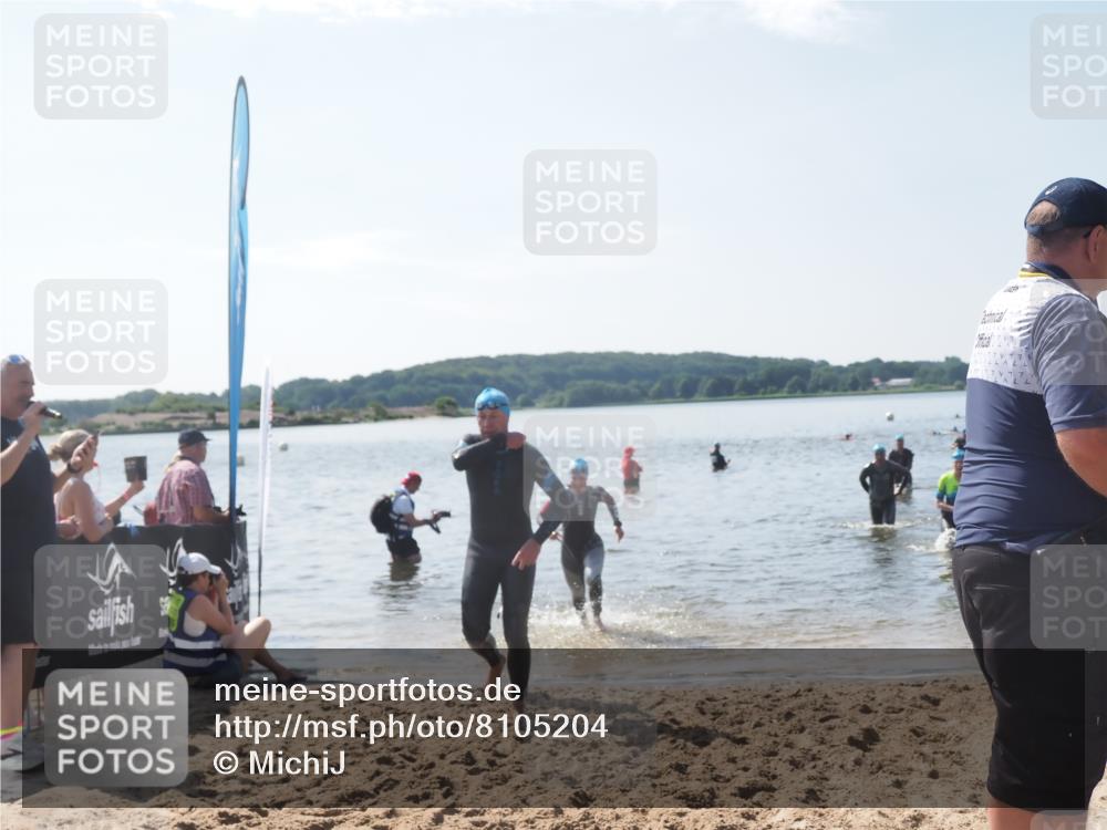 22.06.2025 - Viking Triathlon MichiJ http://msf.ph/oto/8105204 22.06.2025 10:49:32 Schwimmen 64, 256, 263, 321, 453 meine-sportfotos.de