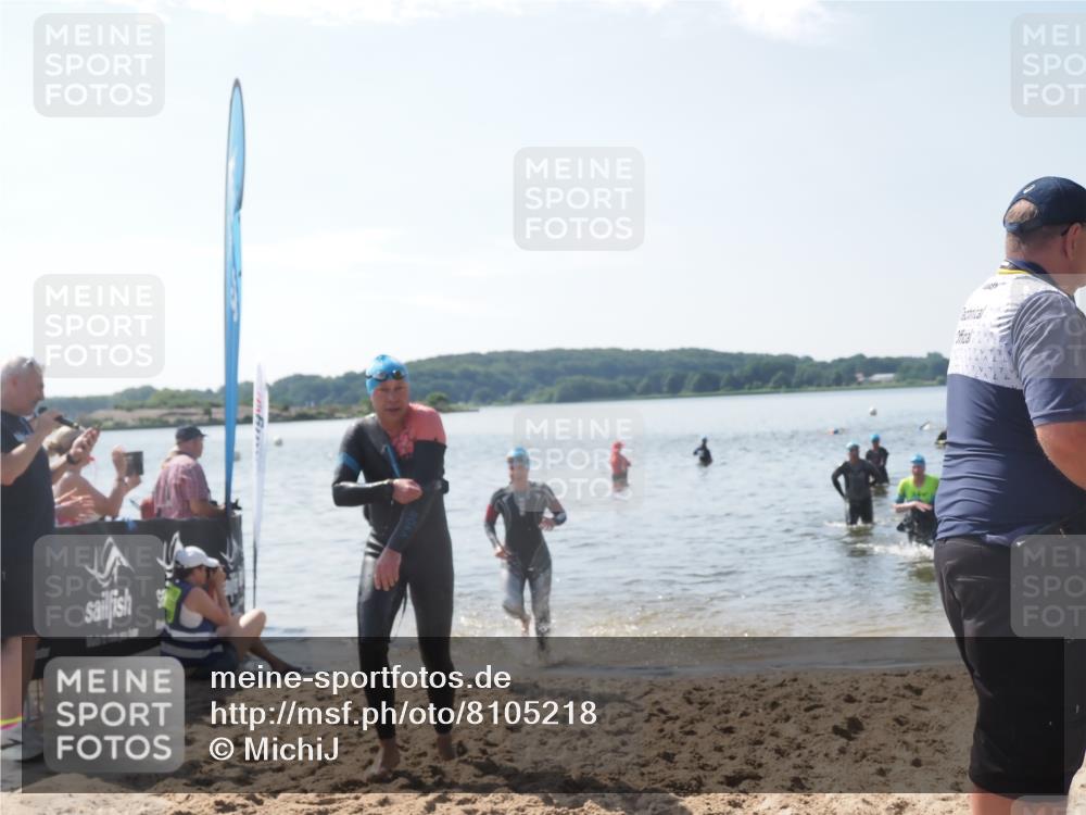 22.06.2025 - Viking Triathlon MichiJ http://msf.ph/oto/8105218 22.06.2025 10:49:33 Schwimmen 64, 256, 263, 321, 453 meine-sportfotos.de