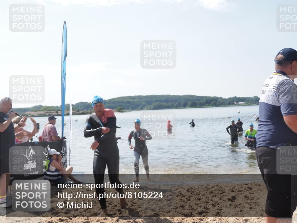 22.06.2025 - Viking Triathlon MichiJ http://msf.ph/oto/8105224 22.06.2025 10:49:33 Schwimmen 64, 256, 263, 321, 453 meine-sportfotos.de