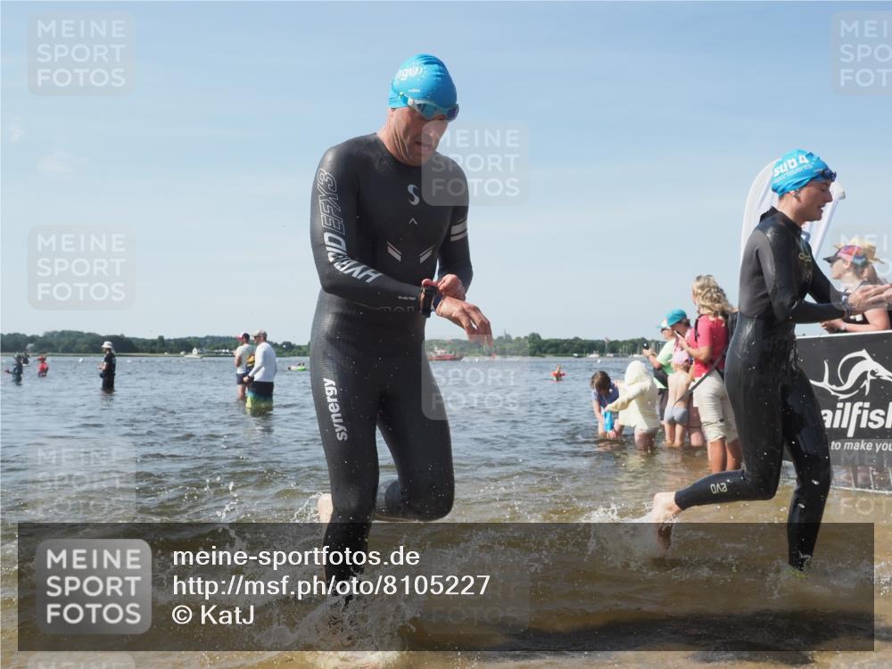 22.06.2025 - Viking Triathlon KatJ http://msf.ph/oto/8105227 22.06.2025 10:36:12 Schwimmen 19, 101, 313, 334, 377, 407, 448, 636 meine-sportfotos.de