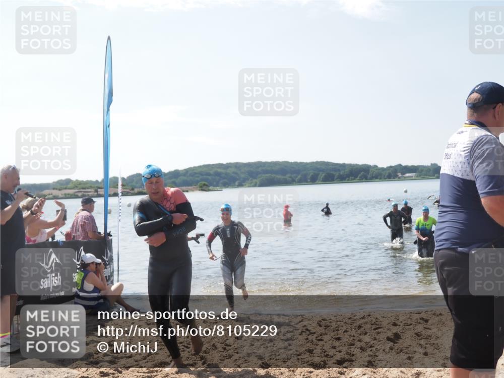 22.06.2025 - Viking Triathlon MichiJ http://msf.ph/oto/8105229 22.06.2025 10:49:33 Schwimmen 64, 256, 263, 321, 453 meine-sportfotos.de