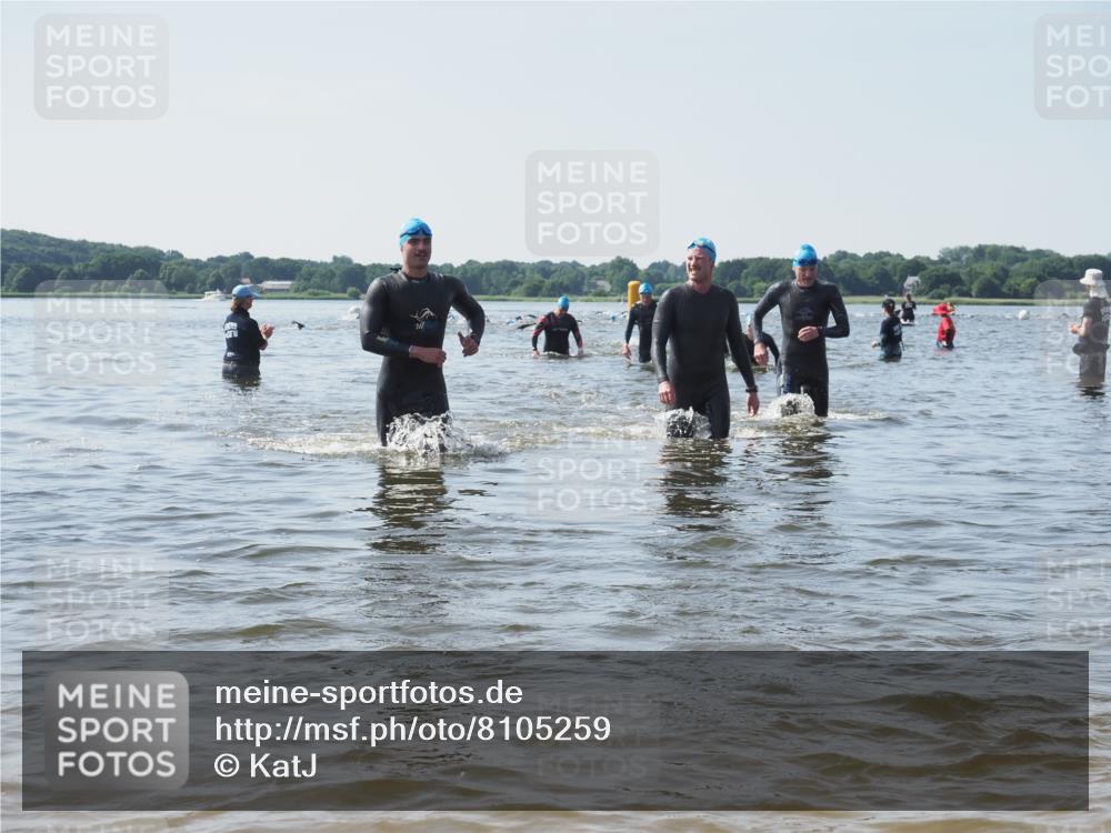 22.06.2025 - Viking Triathlon KatJ http://msf.ph/oto/8105259 22.06.2025 10:36:19 Schwimmen 42, 88, 101, 334, 407 meine-sportfotos.de