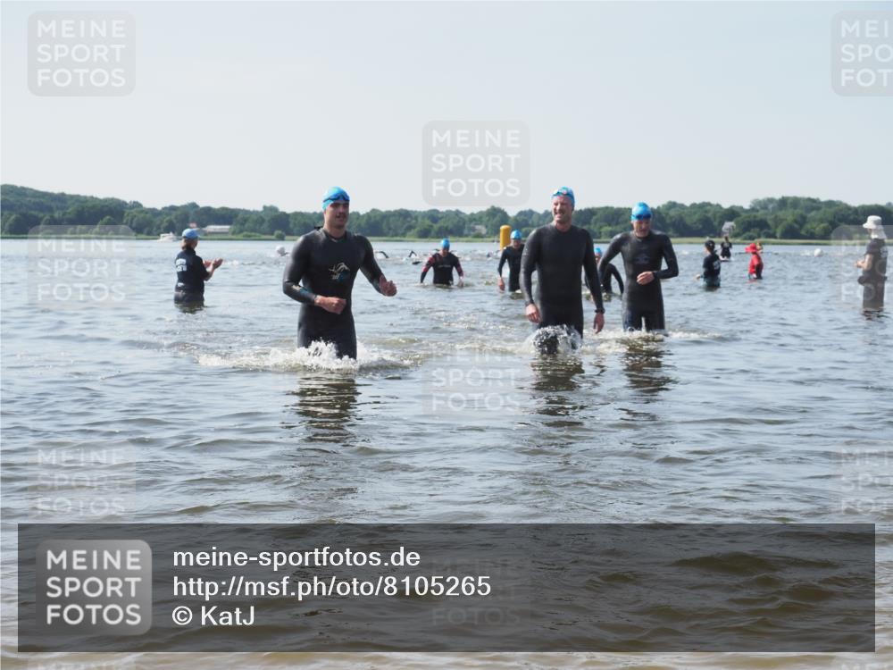 22.06.2025 - Viking Triathlon KatJ http://msf.ph/oto/8105265 22.06.2025 10:36:19 Schwimmen 42, 88, 101, 334, 407 meine-sportfotos.de