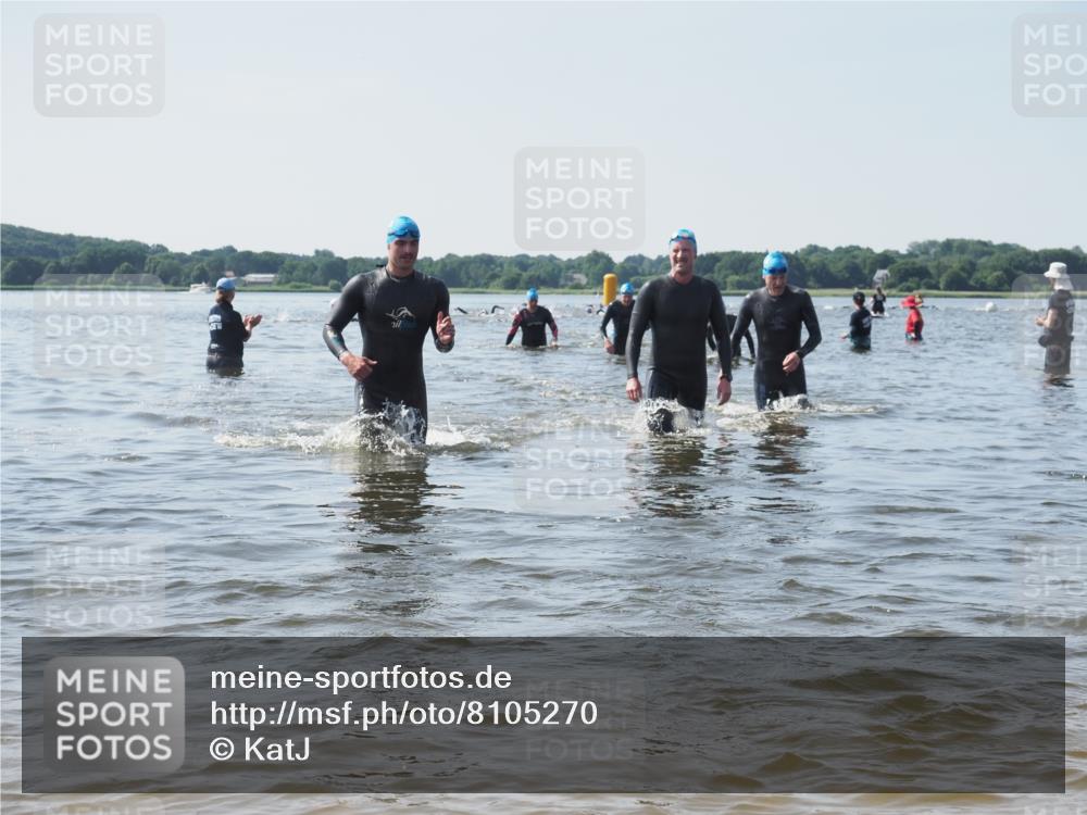 22.06.2025 - Viking Triathlon KatJ http://msf.ph/oto/8105270 22.06.2025 10:36:19 Schwimmen 42, 88, 101, 334, 407 meine-sportfotos.de