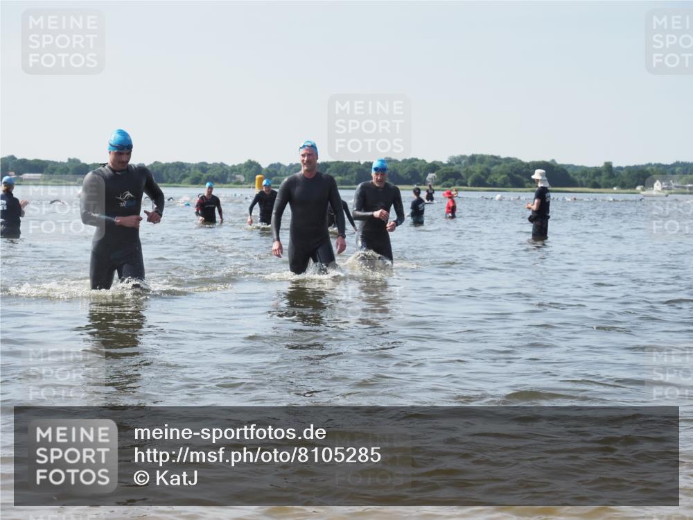 22.06.2025 - Viking Triathlon KatJ http://msf.ph/oto/8105285 22.06.2025 10:36:19 Schwimmen 42, 88, 101, 334, 407 meine-sportfotos.de
