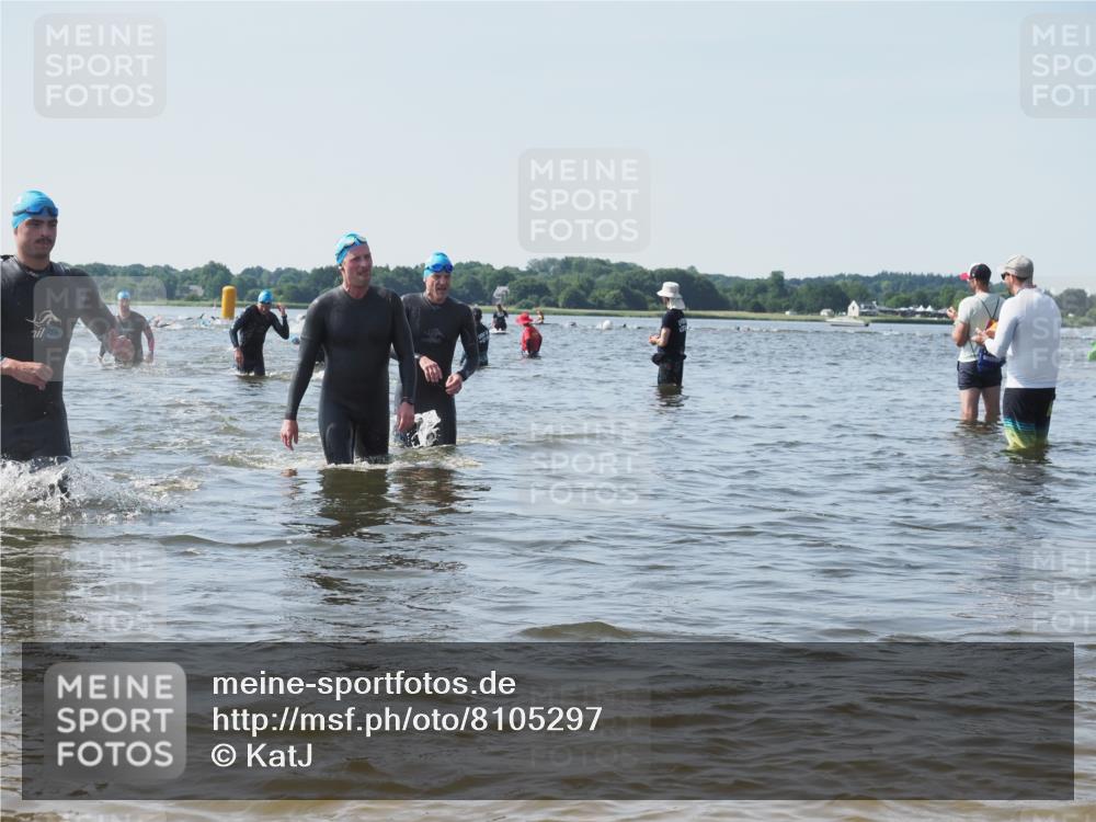22.06.2025 - Viking Triathlon KatJ http://msf.ph/oto/8105297 22.06.2025 10:36:20 Schwimmen 42, 88, 101, 334, 407 meine-sportfotos.de