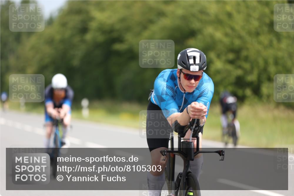 22.06.2025 - Viking Triathlon Yannick Fuchs http://msf.ph/oto/8105303 22.06.2025 12:09:59 Radfahren 298, 313, 341, 366, 386, 437, 542 meine-sportfotos.de