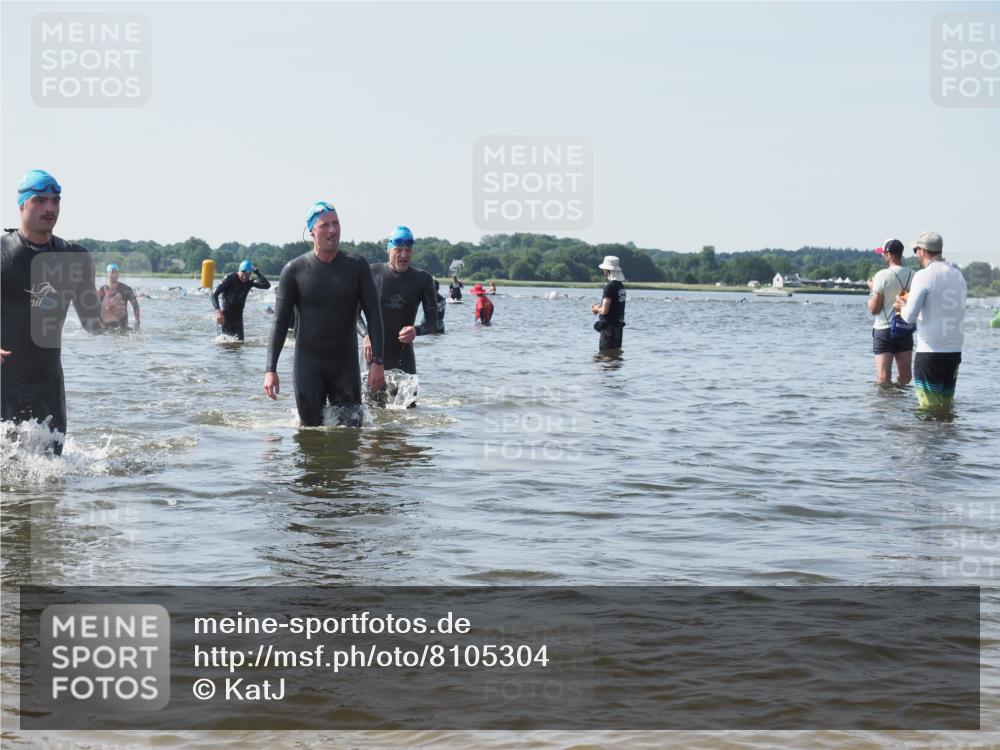 22.06.2025 - Viking Triathlon KatJ http://msf.ph/oto/8105304 22.06.2025 10:36:20 Schwimmen 42, 88, 101, 334, 407 meine-sportfotos.de