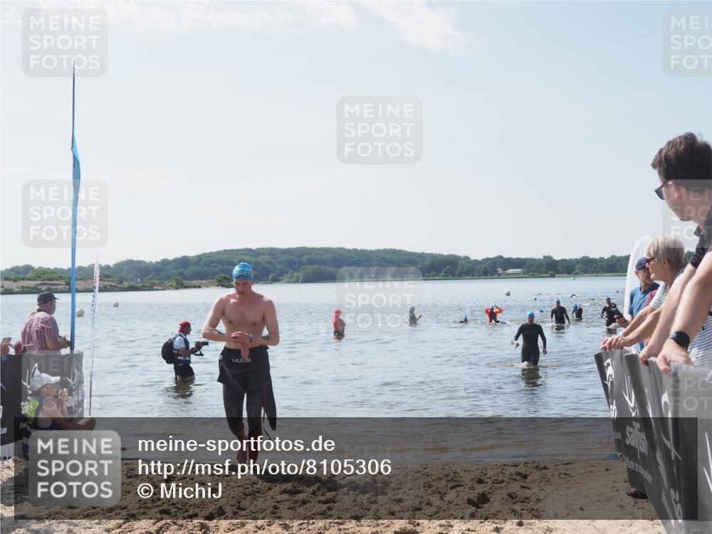22.06.2025 - Viking Triathlon MichiJ http://msf.ph/oto/8105306 22.06.2025 10:50:13 Schwimmen 97, 431, 463 meine-sportfotos.de