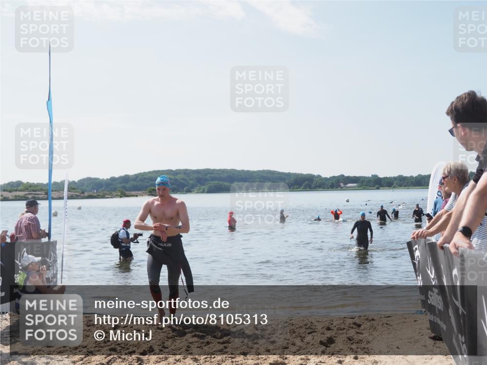 22.06.2025 - Viking Triathlon MichiJ http://msf.ph/oto/8105313 22.06.2025 10:50:13 Schwimmen 97, 431, 463 meine-sportfotos.de