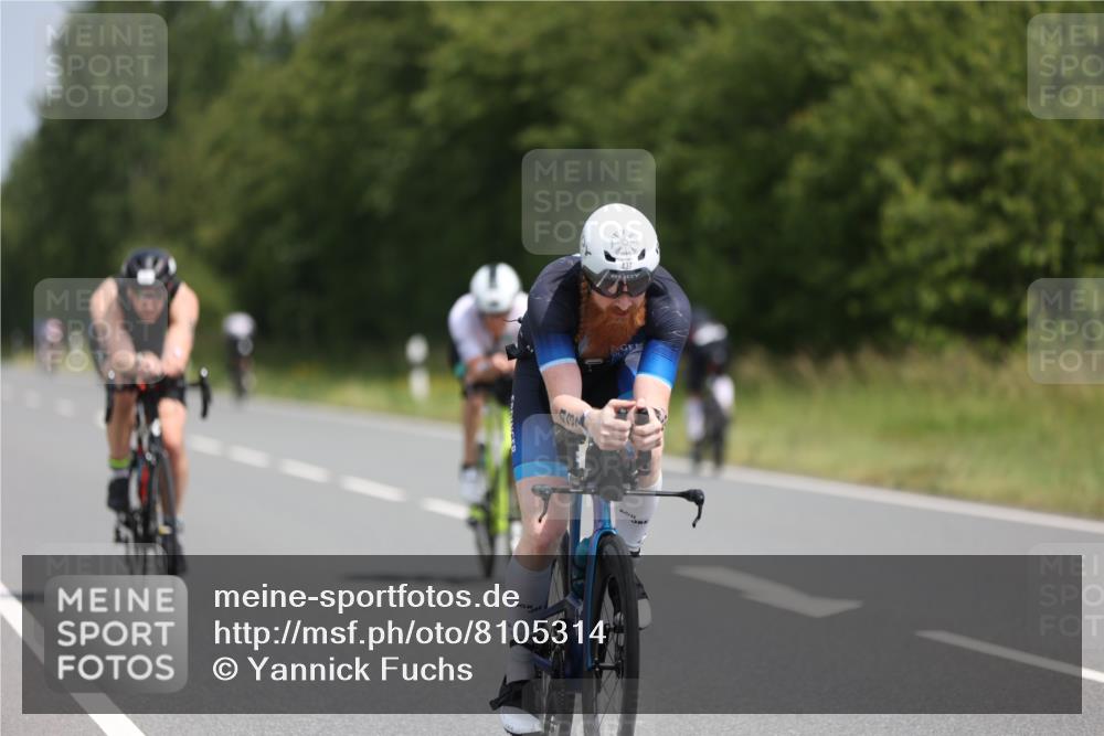 22.06.2025 - Viking Triathlon Yannick Fuchs http://msf.ph/oto/8105314 22.06.2025 12:10:00 Radfahren 59, 298, 313, 366, 386, 437, 542 meine-sportfotos.de