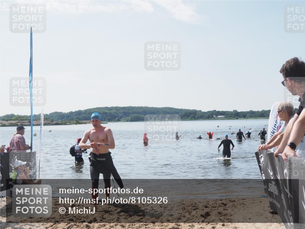 22.06.2025 - Viking Triathlon MichiJ http://msf.ph/oto/8105326 22.06.2025 10:50:13 Schwimmen 97, 431, 463 meine-sportfotos.de