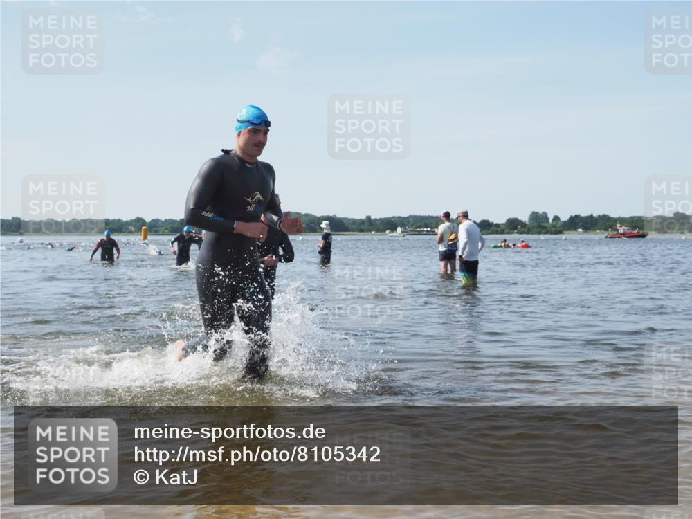 22.06.2025 - Viking Triathlon KatJ http://msf.ph/oto/8105342 22.06.2025 10:36:23 Schwimmen 42, 88, 101, 232, 251, 334, 407 meine-sportfotos.de