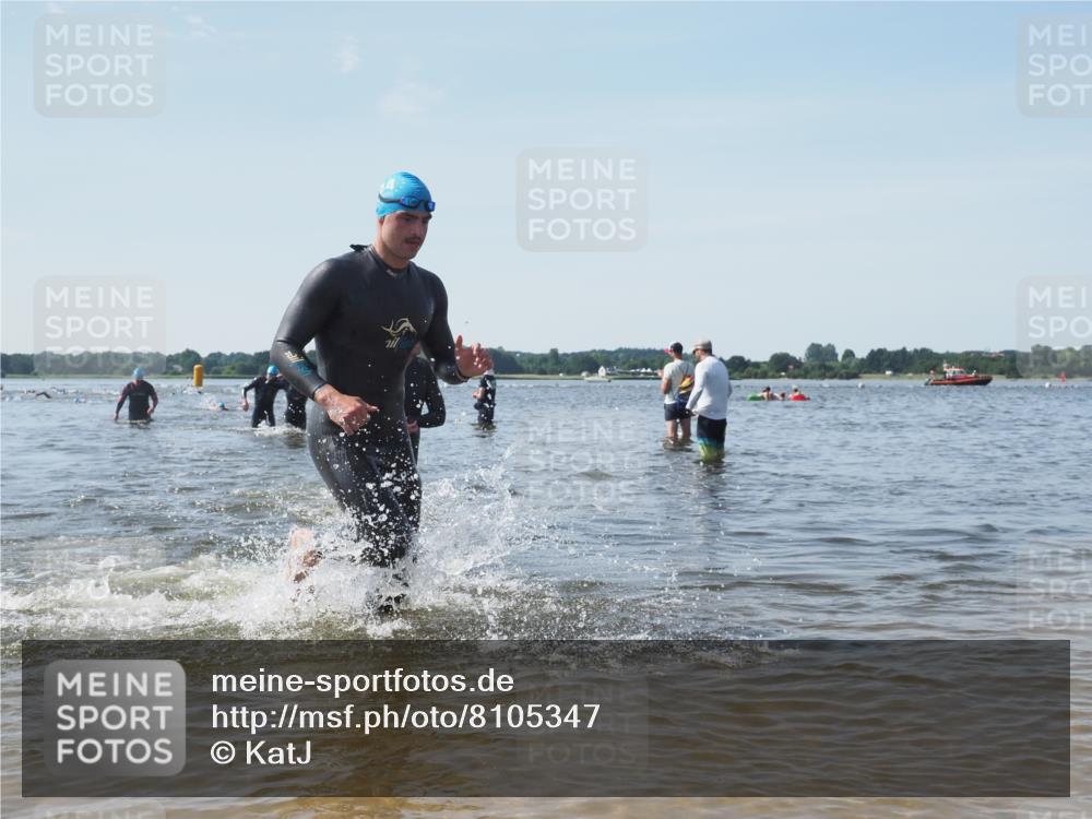 22.06.2025 - Viking Triathlon KatJ http://msf.ph/oto/8105347 22.06.2025 10:36:23 Schwimmen 42, 88, 101, 232, 251, 334, 407 meine-sportfotos.de