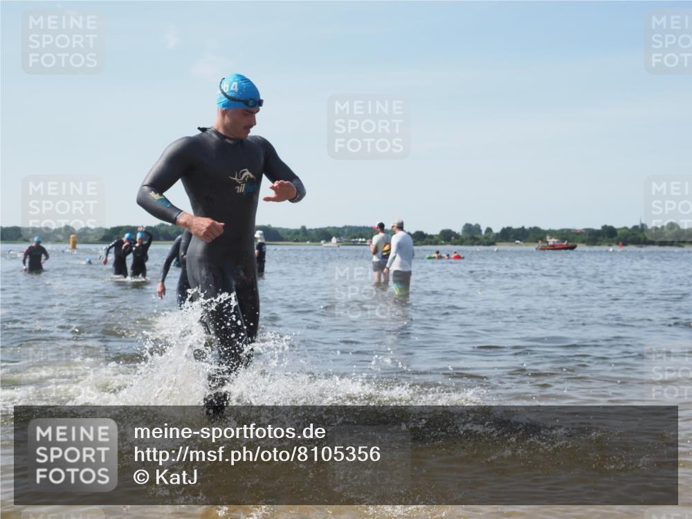 22.06.2025 - Viking Triathlon KatJ http://msf.ph/oto/8105356 22.06.2025 10:36:23 Schwimmen 42, 88, 101, 232, 251, 334, 407 meine-sportfotos.de