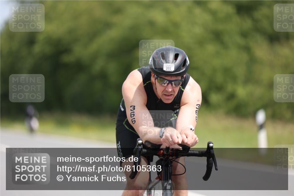 22.06.2025 - Viking Triathlon Yannick Fuchs http://msf.ph/oto/8105363 22.06.2025 12:10:02 Radfahren 59, 298, 313, 366, 386, 437, 542 meine-sportfotos.de