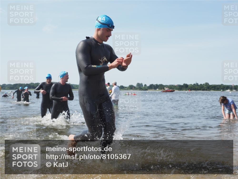 22.06.2025 - Viking Triathlon KatJ http://msf.ph/oto/8105367 22.06.2025 10:36:24 Schwimmen 42, 88, 101, 232, 251, 334, 407 meine-sportfotos.de