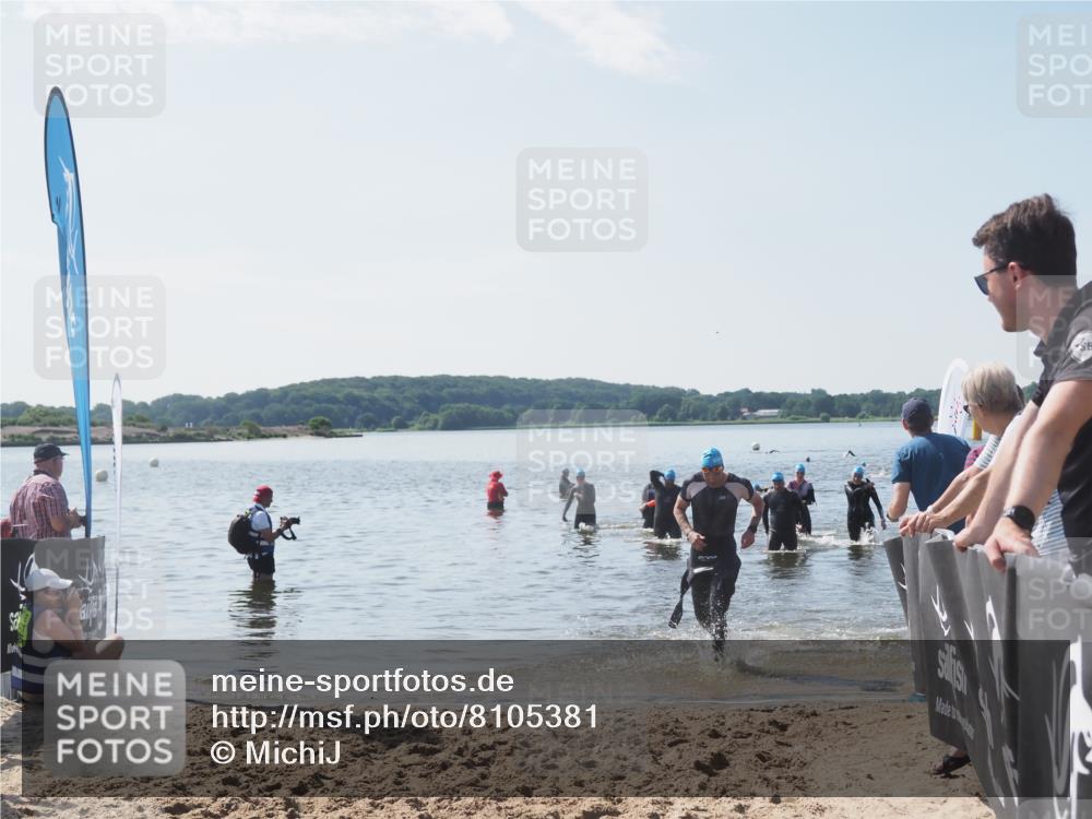 22.06.2025 - Viking Triathlon MichiJ http://msf.ph/oto/8105381 22.06.2025 10:50:30 Schwimmen 24, 48, 202, 402, 418, 463, 533 meine-sportfotos.de