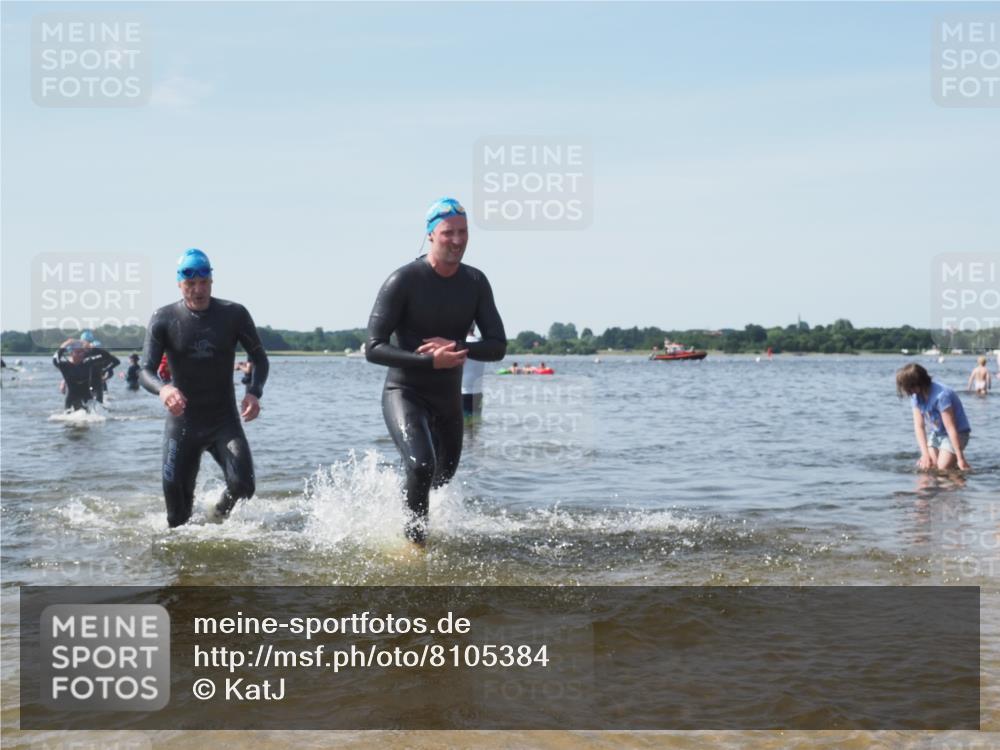22.06.2025 - Viking Triathlon KatJ http://msf.ph/oto/8105384 22.06.2025 10:36:25 Schwimmen 42, 88, 101, 232, 251, 334, 407 meine-sportfotos.de