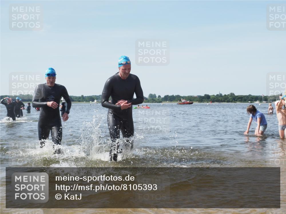 22.06.2025 - Viking Triathlon KatJ http://msf.ph/oto/8105393 22.06.2025 10:36:26 Schwimmen 42, 88, 101, 232, 251, 334, 407 meine-sportfotos.de
