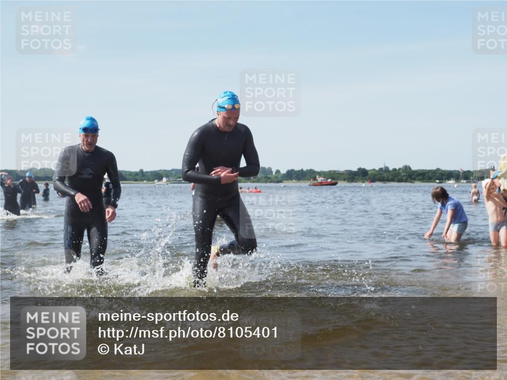22.06.2025 - Viking Triathlon KatJ http://msf.ph/oto/8105401 22.06.2025 10:36:26 Schwimmen 42, 88, 101, 232, 251, 334, 407 meine-sportfotos.de