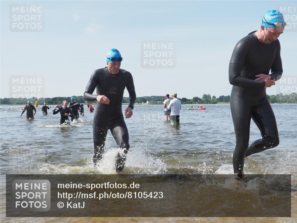 22.06.2025 - Viking Triathlon KatJ http://msf.ph/oto/8105423 22.06.2025 10:36:27 Schwimmen 42, 88, 101, 232, 251, 334 meine-sportfotos.de