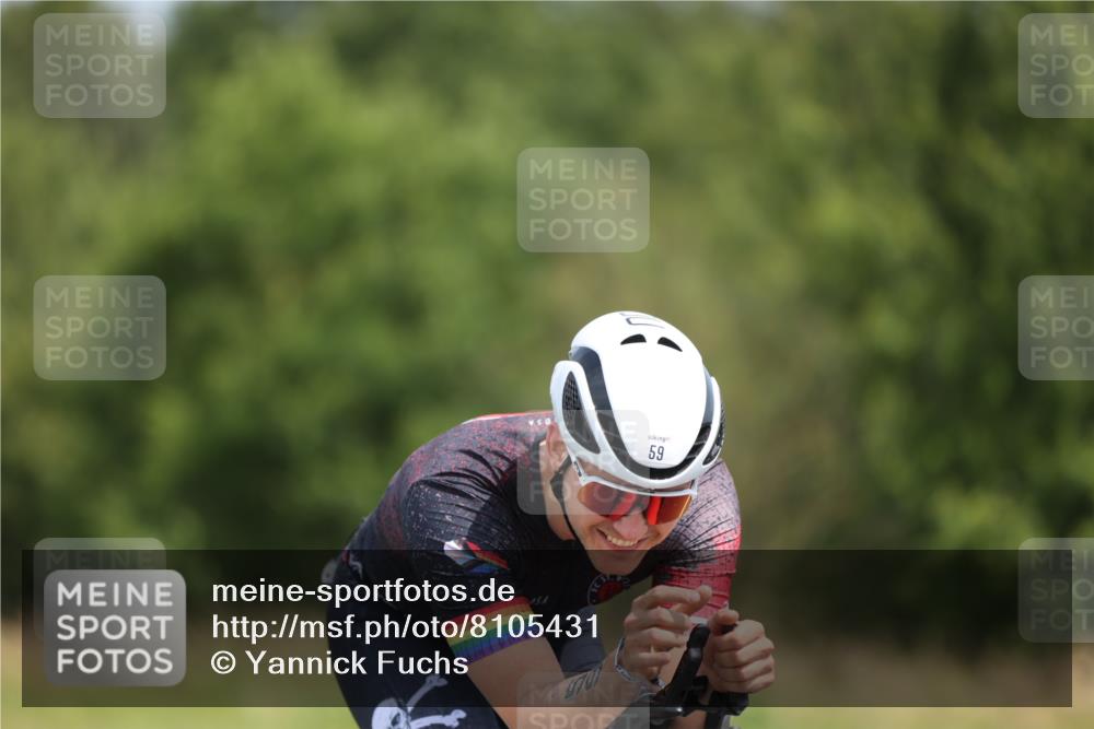 22.06.2025 - Viking Triathlon Yannick Fuchs http://msf.ph/oto/8105431 22.06.2025 12:10:10 Radfahren 57, 59, 152, 171, 295, 313, 332, 540, 552 meine-sportfotos.de